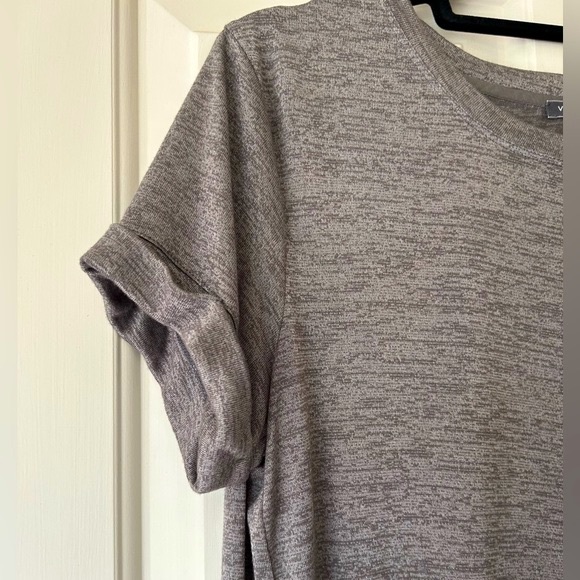 Vince metallic silver grey short sleeve t-shirt, small/medium - Picture 2 of 5